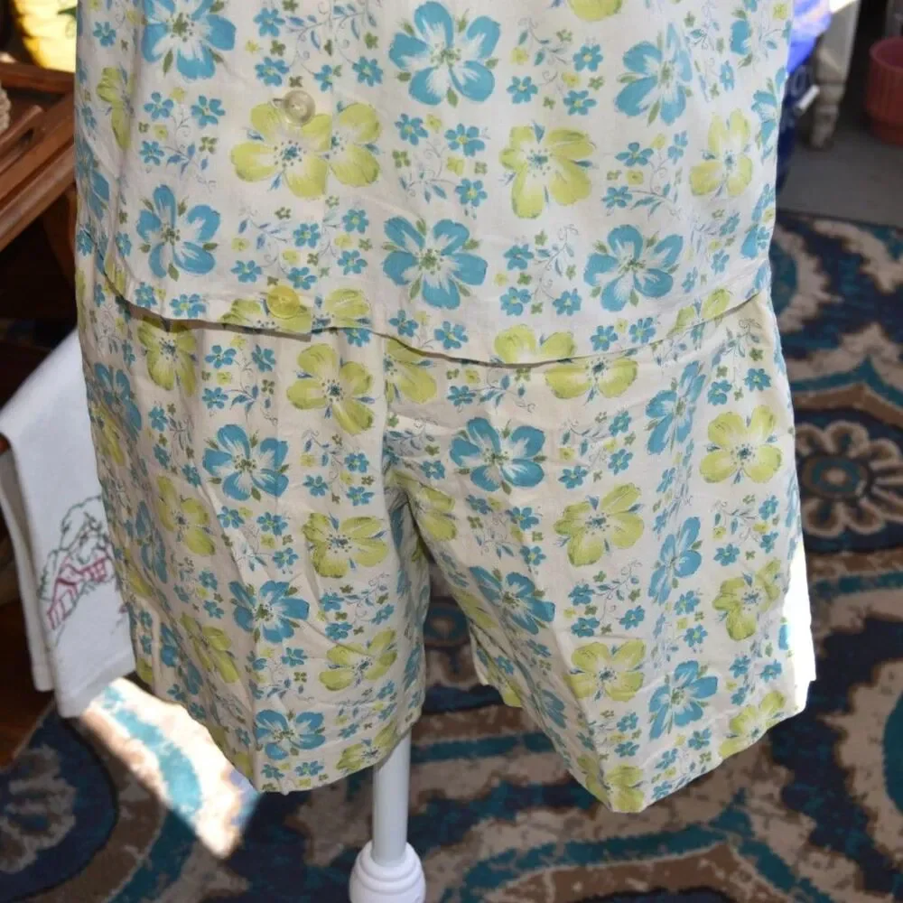 Vintage 60s Floral Cotton Shorts Set Mod Blue Green Daisy 2pc Summer Play Set XS